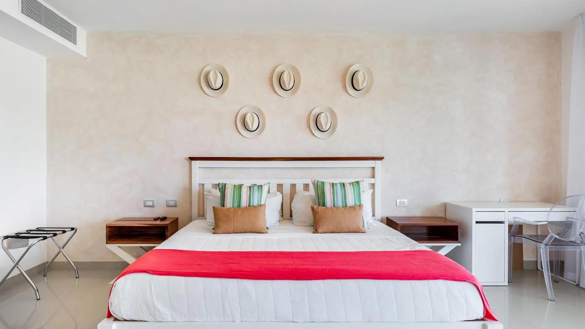 Mareazul Beach Front Condos At Playa Del Carmen