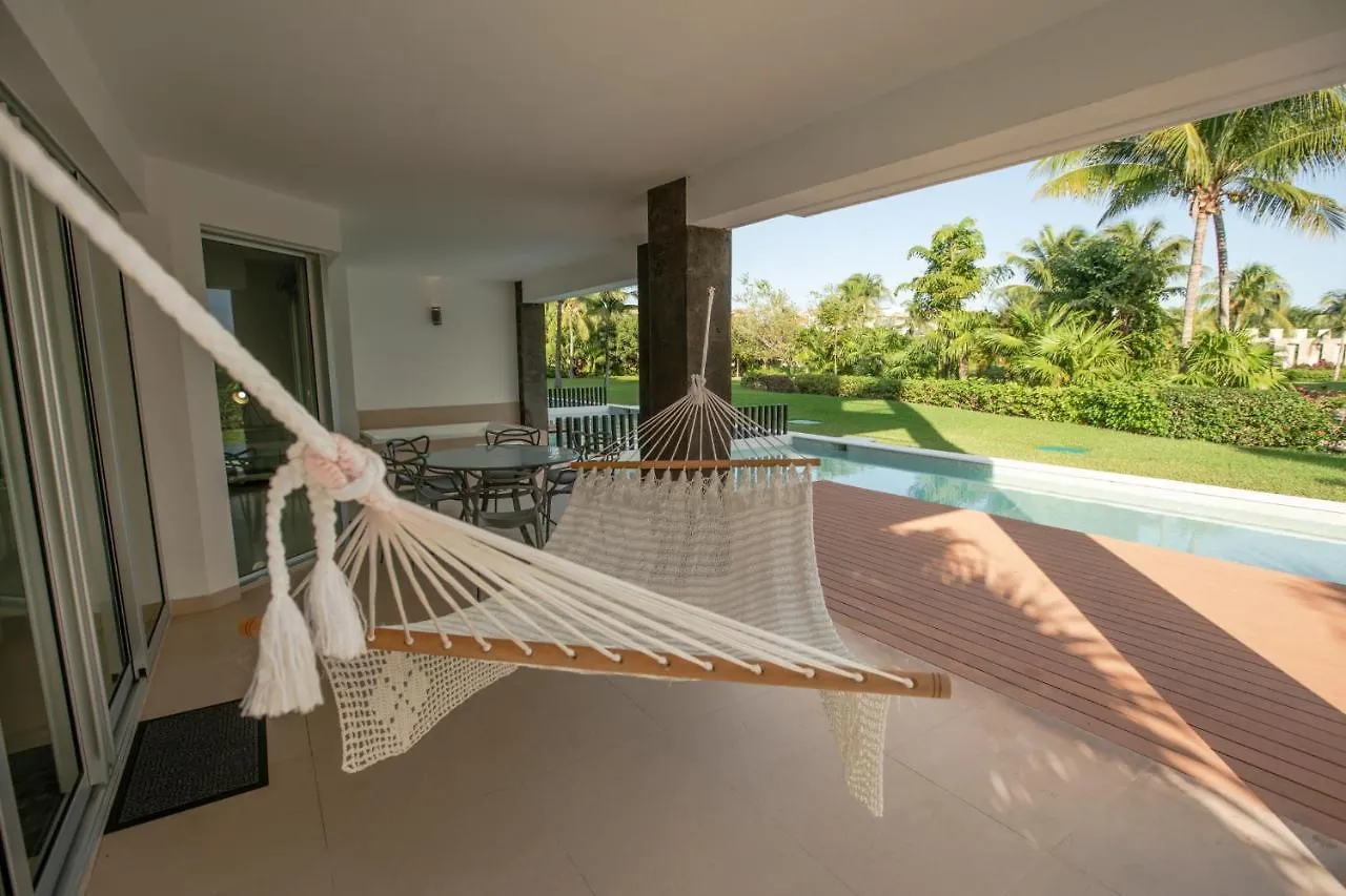 Mareazul Beach Front Condos At Playa Del Carmen