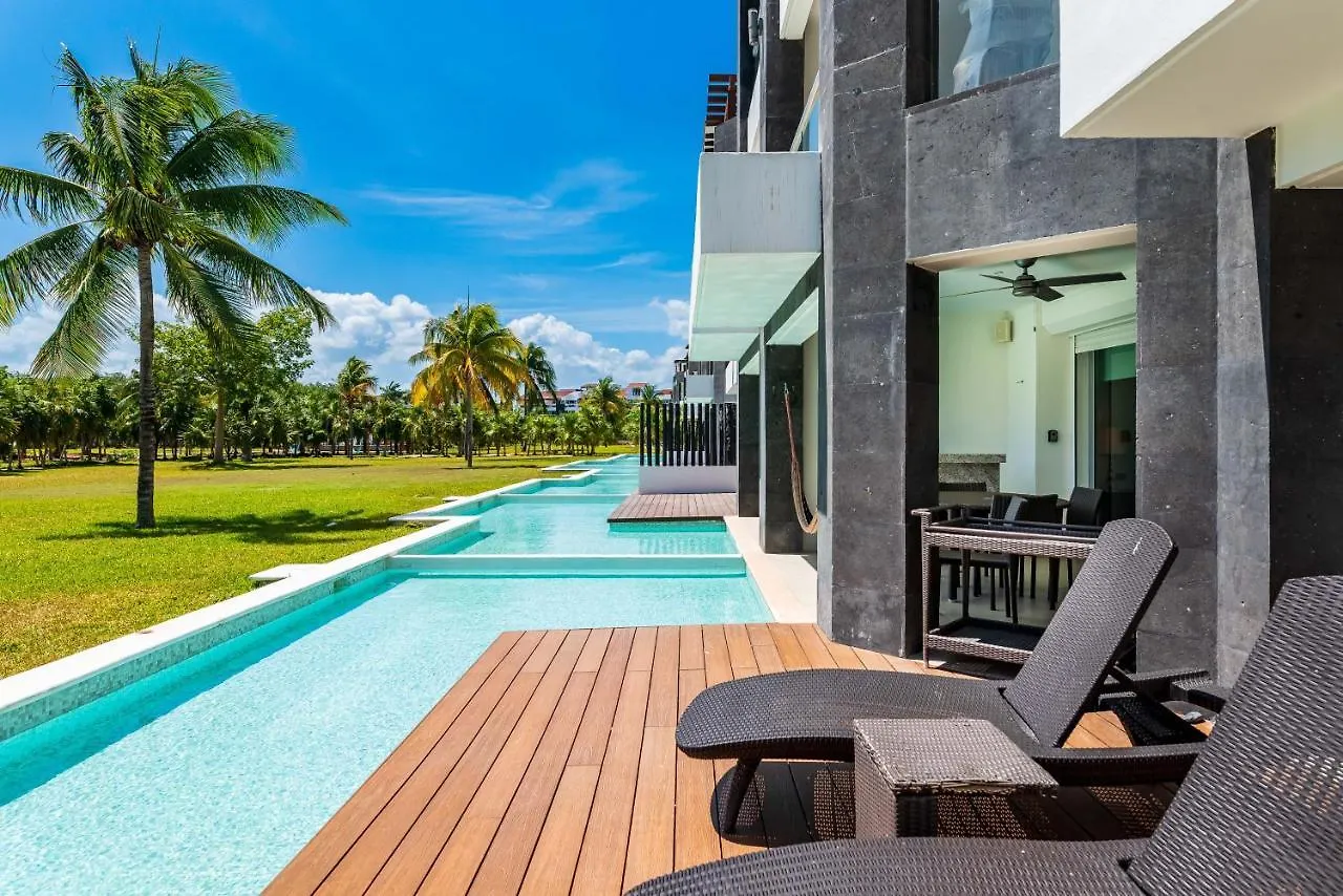 Mareazul Beach Front Condos At Playa Del Carmen